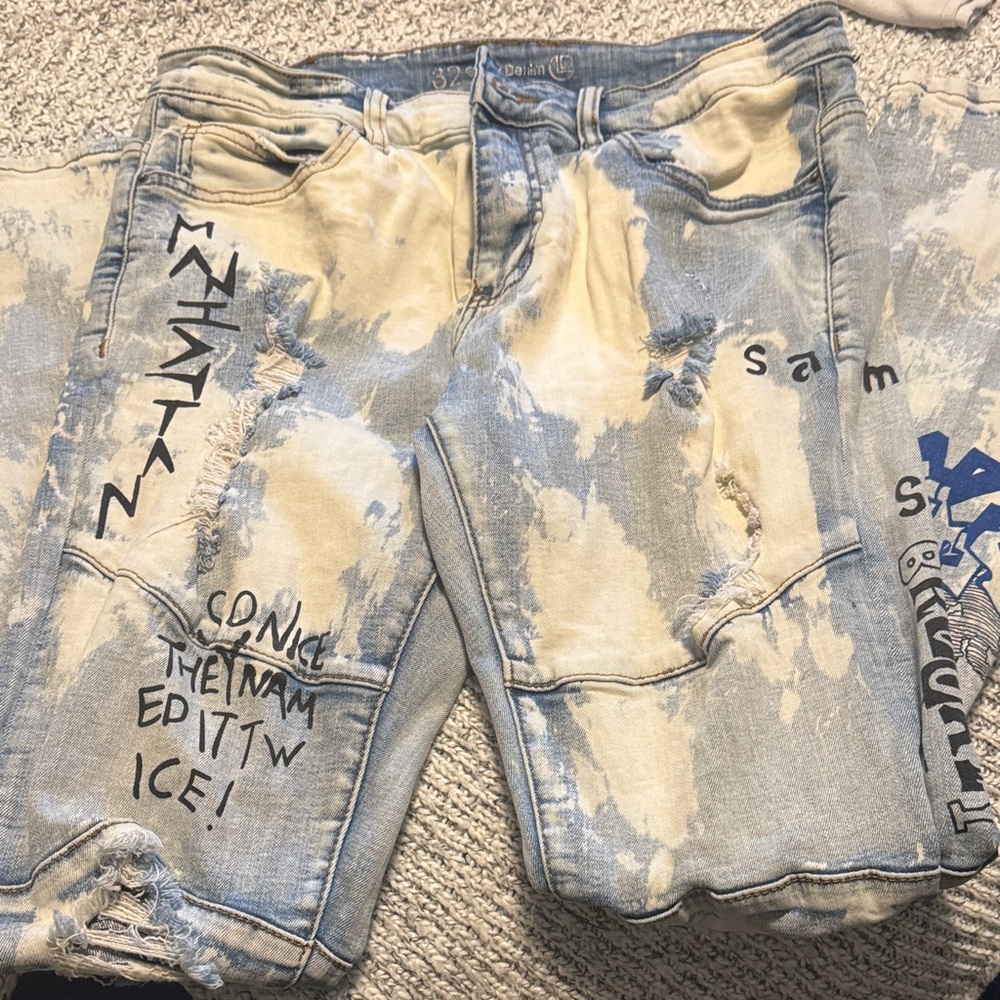 Women's Distressed Light Blue Boyfriend Jeans